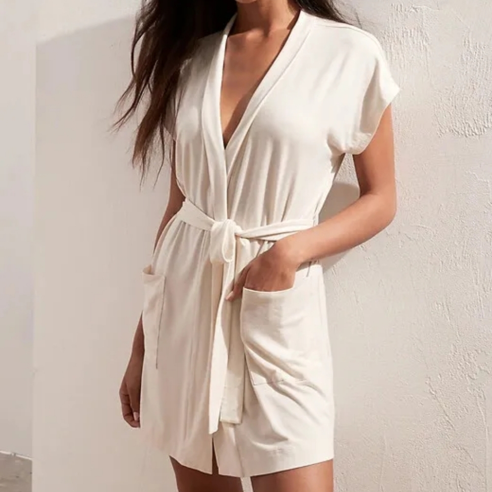 Banana Republic Restore Robe in Transition Cream White M